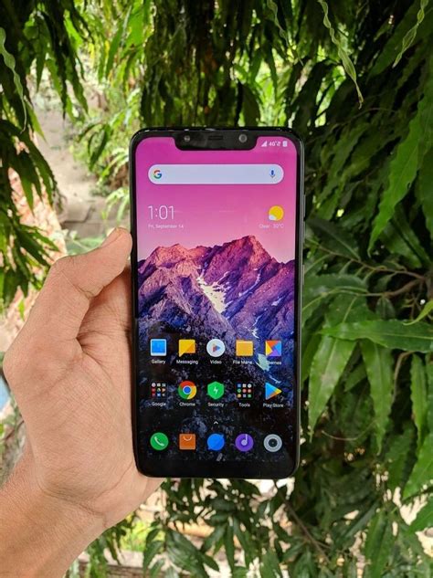 Xiaomi POCO F1 Design, Display, Speed, and .